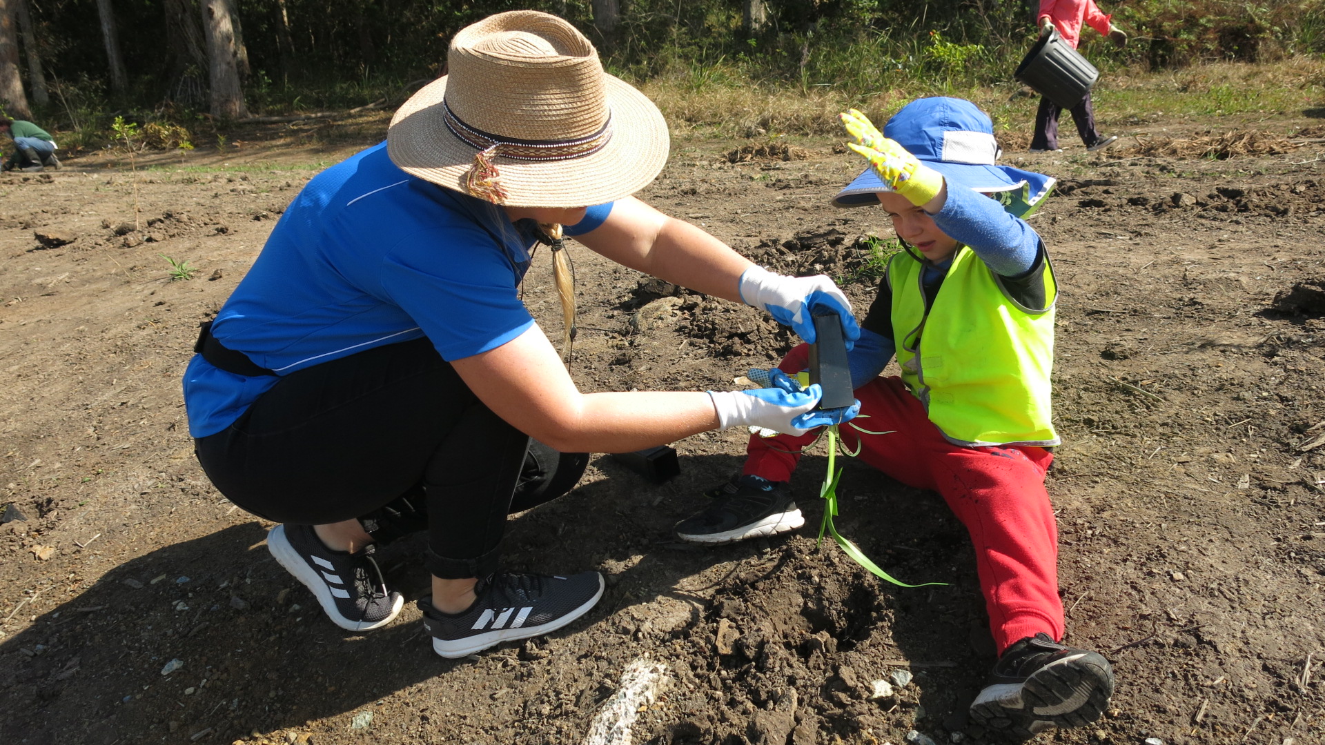 2019-10-10-Squirrel-glider-tree-planting-day-Enviro-trust-grant-29.jpg