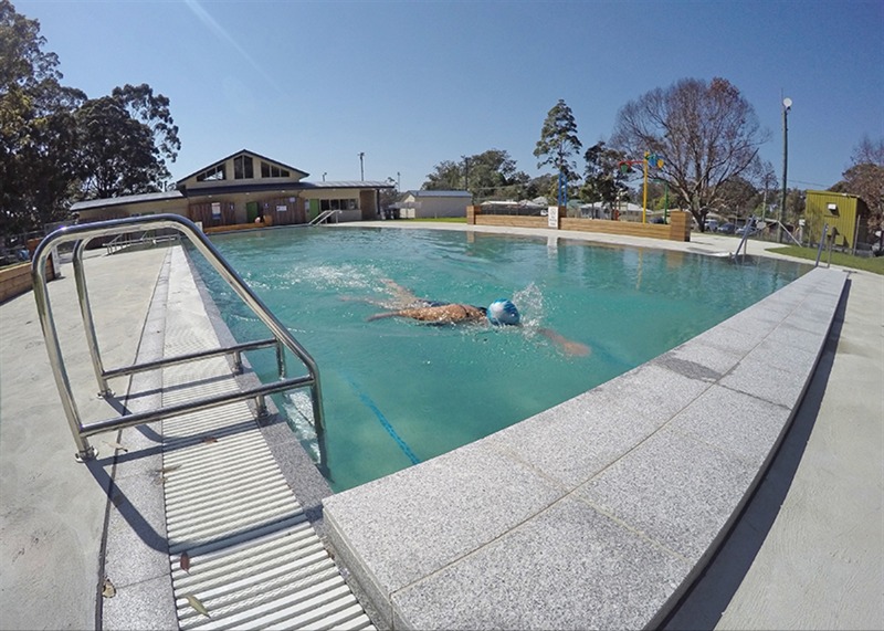 Nabiac Pool Swimming